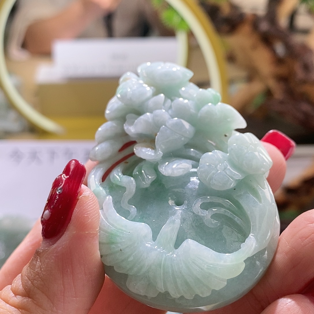 【闪购商品】翡翠颈饰未镶嵌喜上眉梢