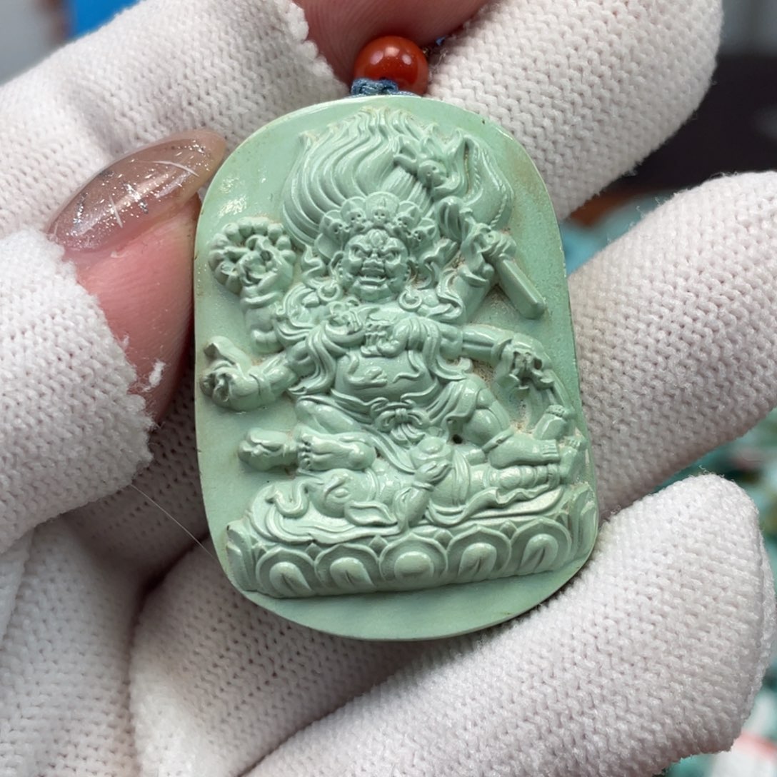 绿松石未镶嵌挂件