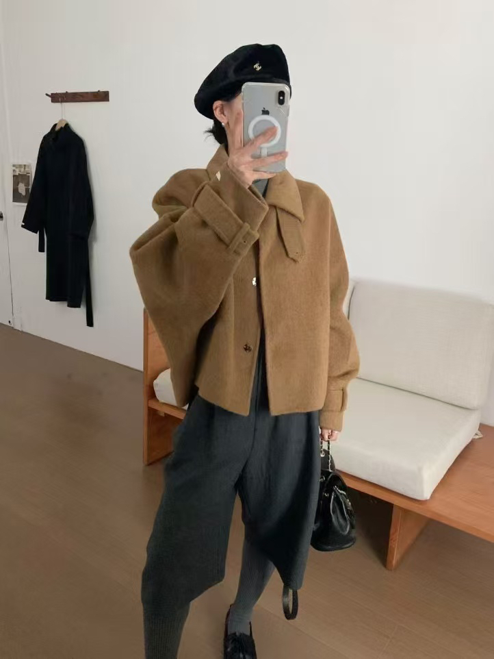 蝙蝠袖短款羊绒大衣，复古英伦风气质外套