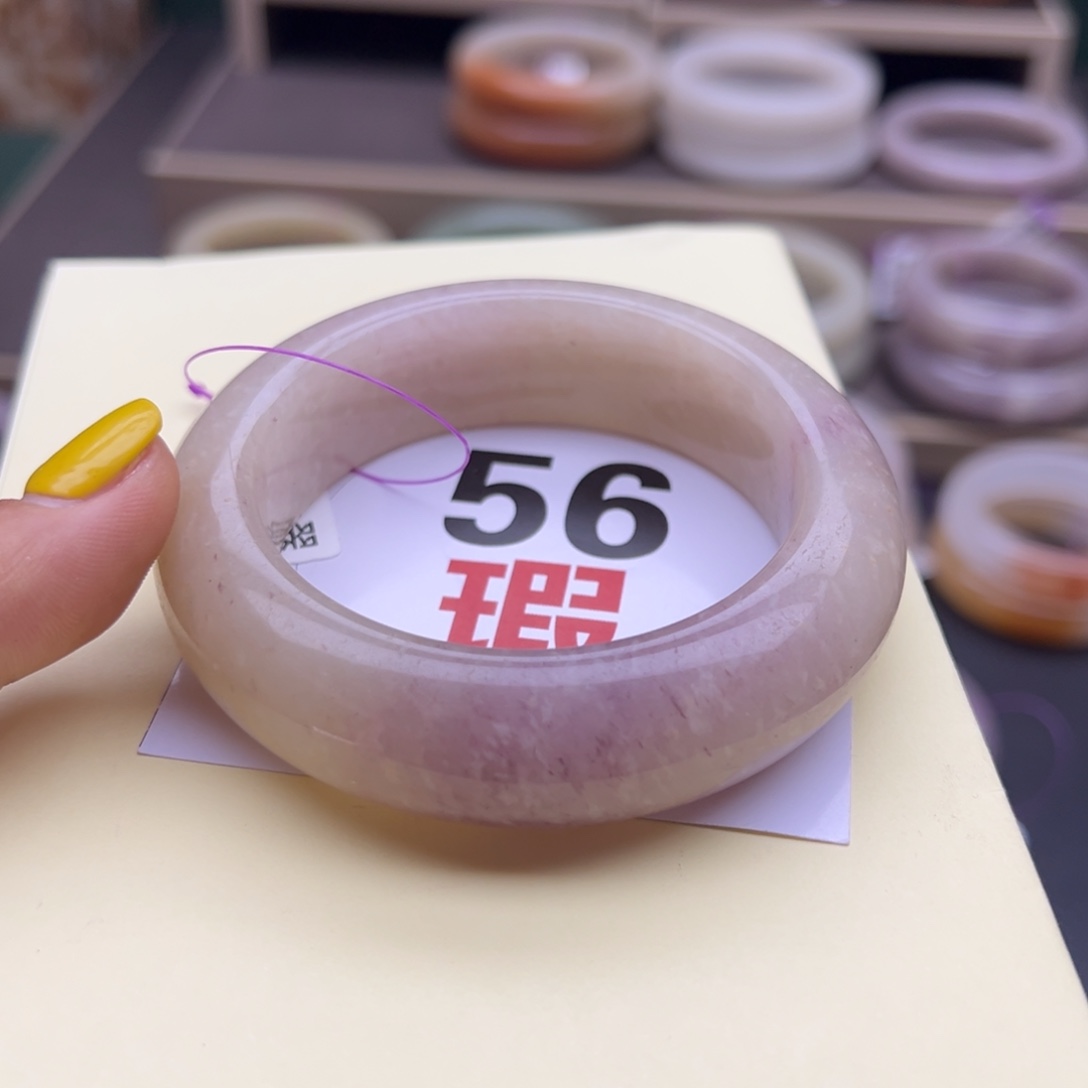 石英岩玉未镶嵌手镯