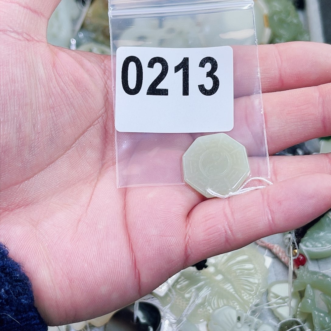 和田玉车挂未镶嵌健**理