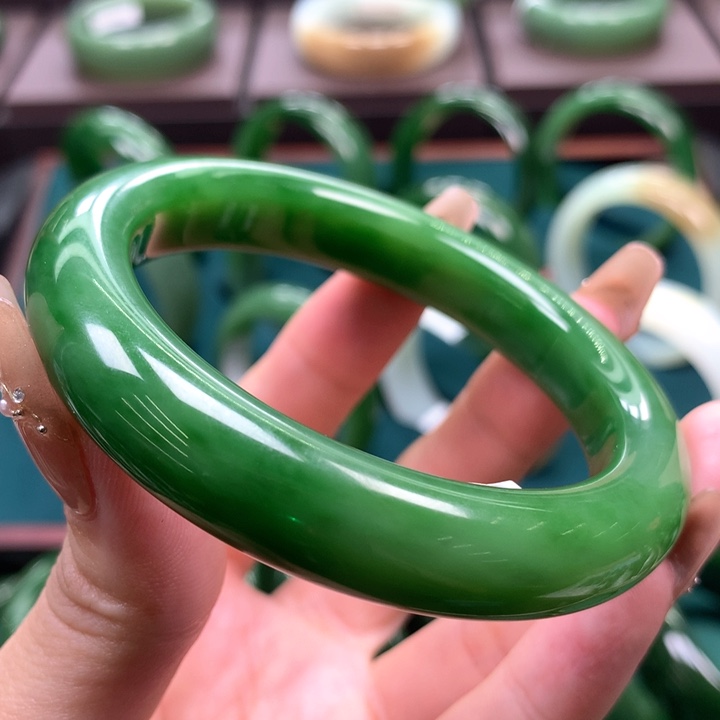 未镶嵌手镯和田玉（碧玉）5657