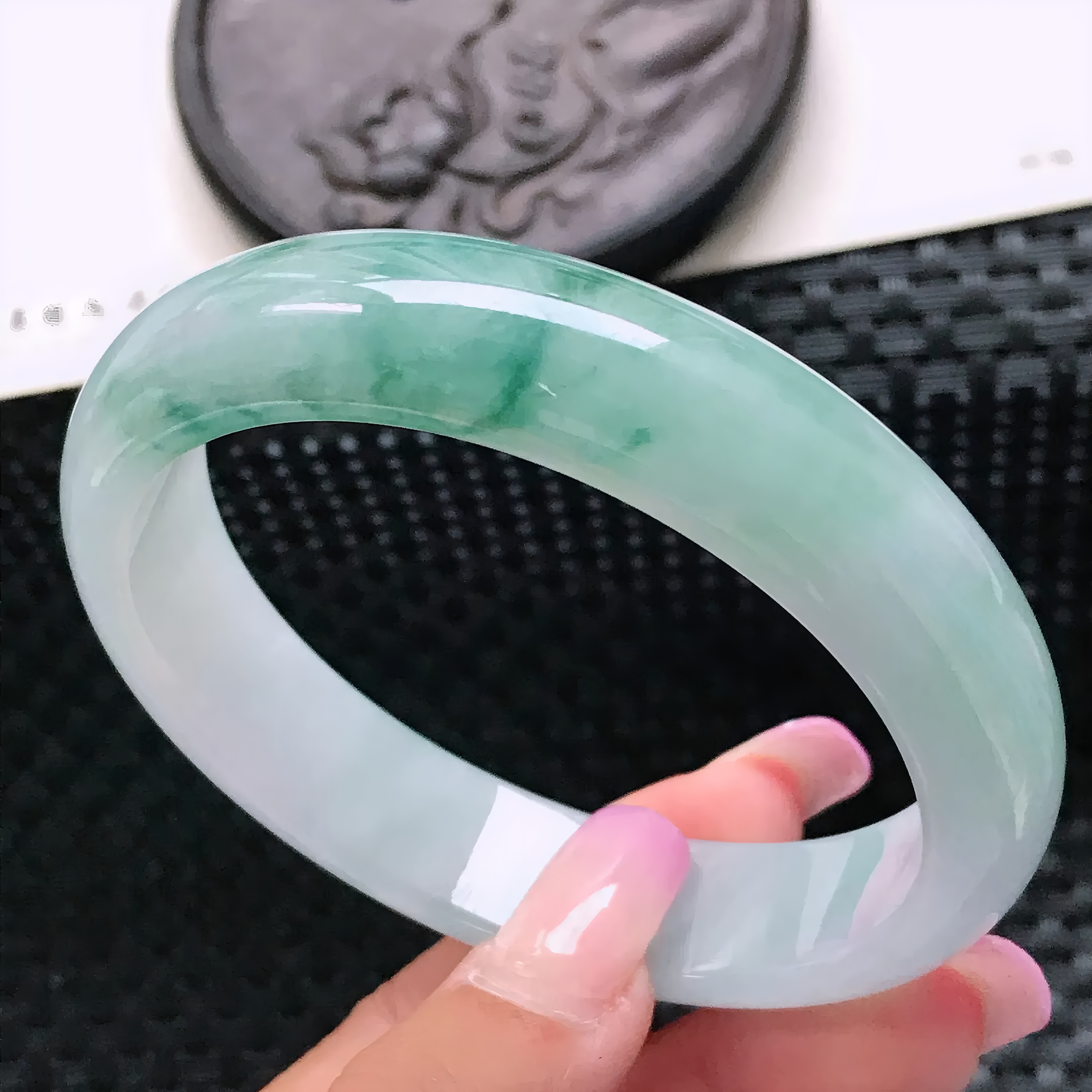 直播选品缅风缅翠手镯时尚冰透阳绿春彩美人高档礼品白底青半山水