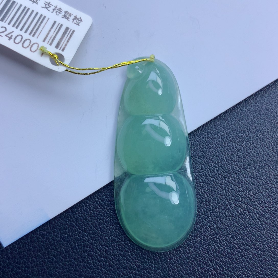 翡翠颈饰未镶嵌福豆