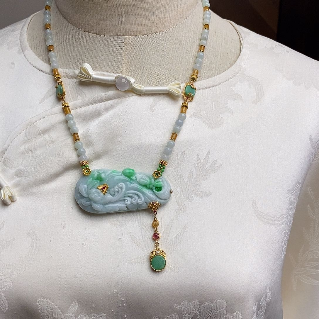 翡翠颈饰未镶嵌天然