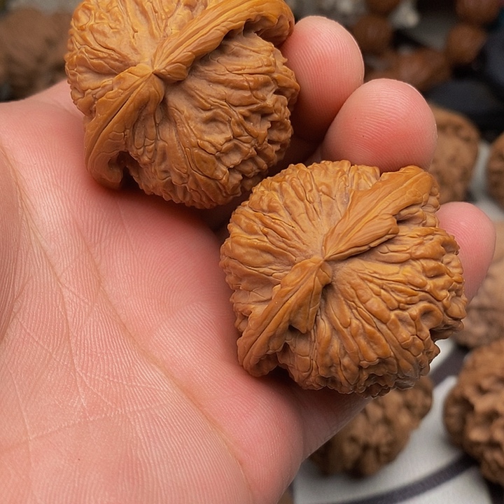 桃核把件精修白狮子头