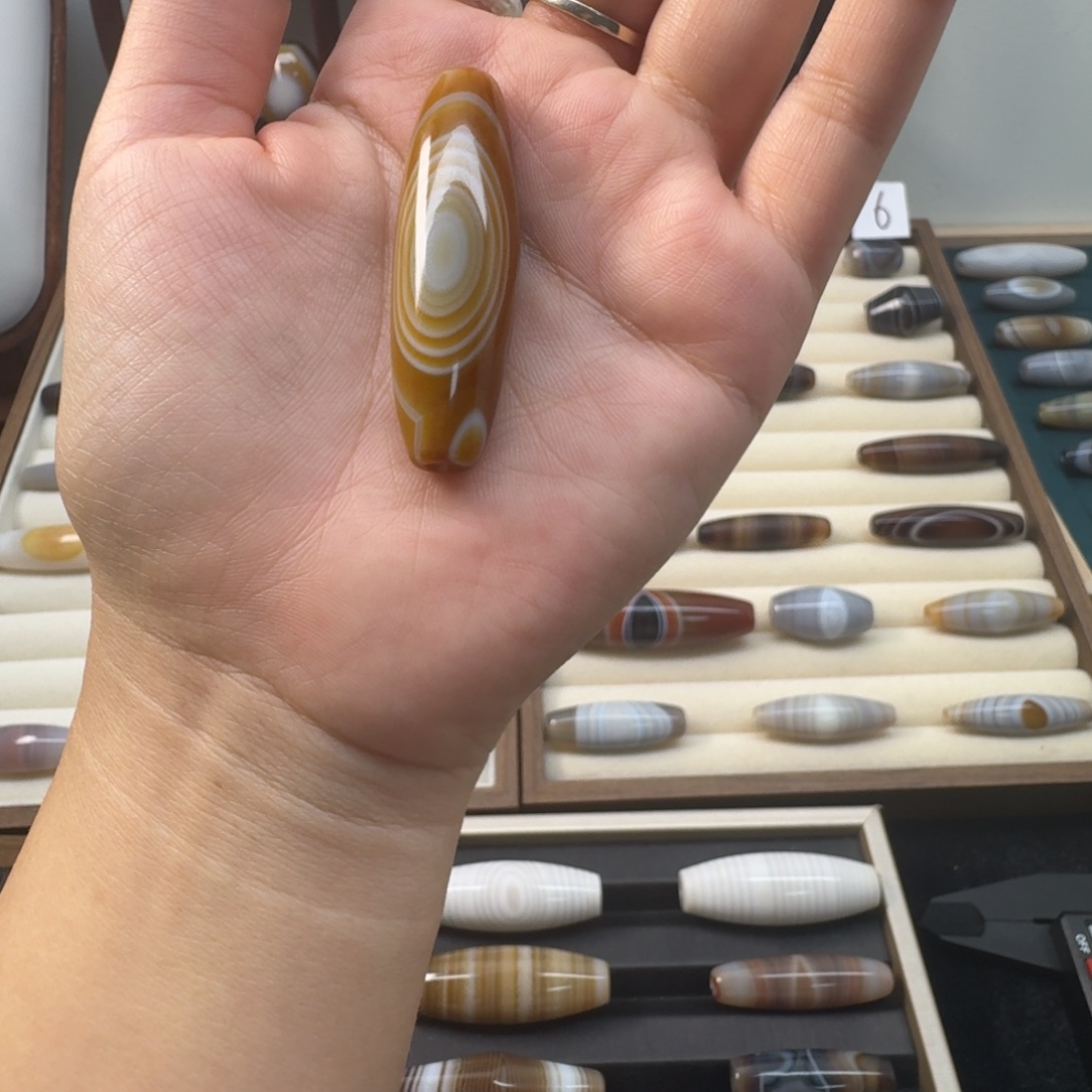 邻***哥玛瑙/玉髓未镶嵌颈饰