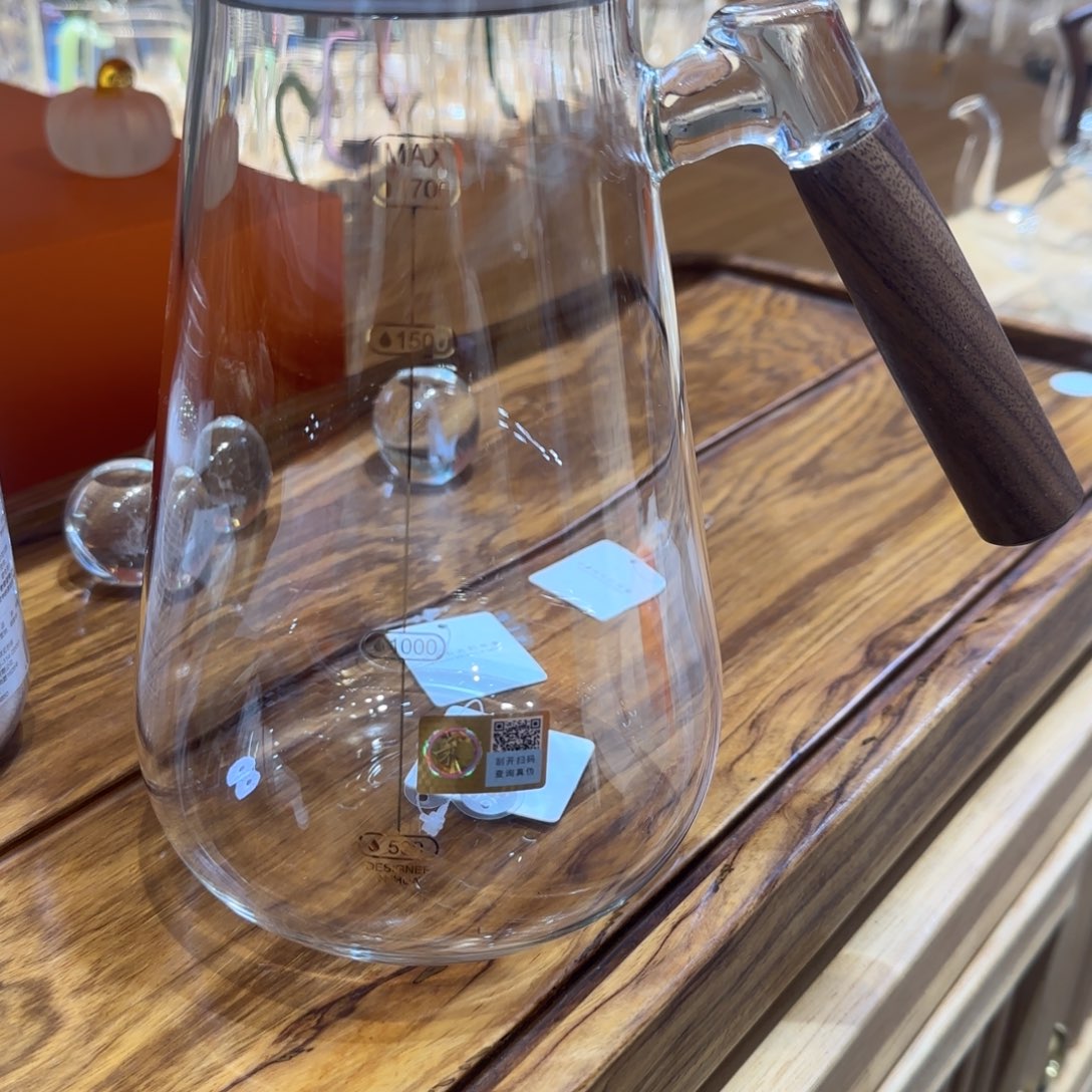 禾器沁园壶。        