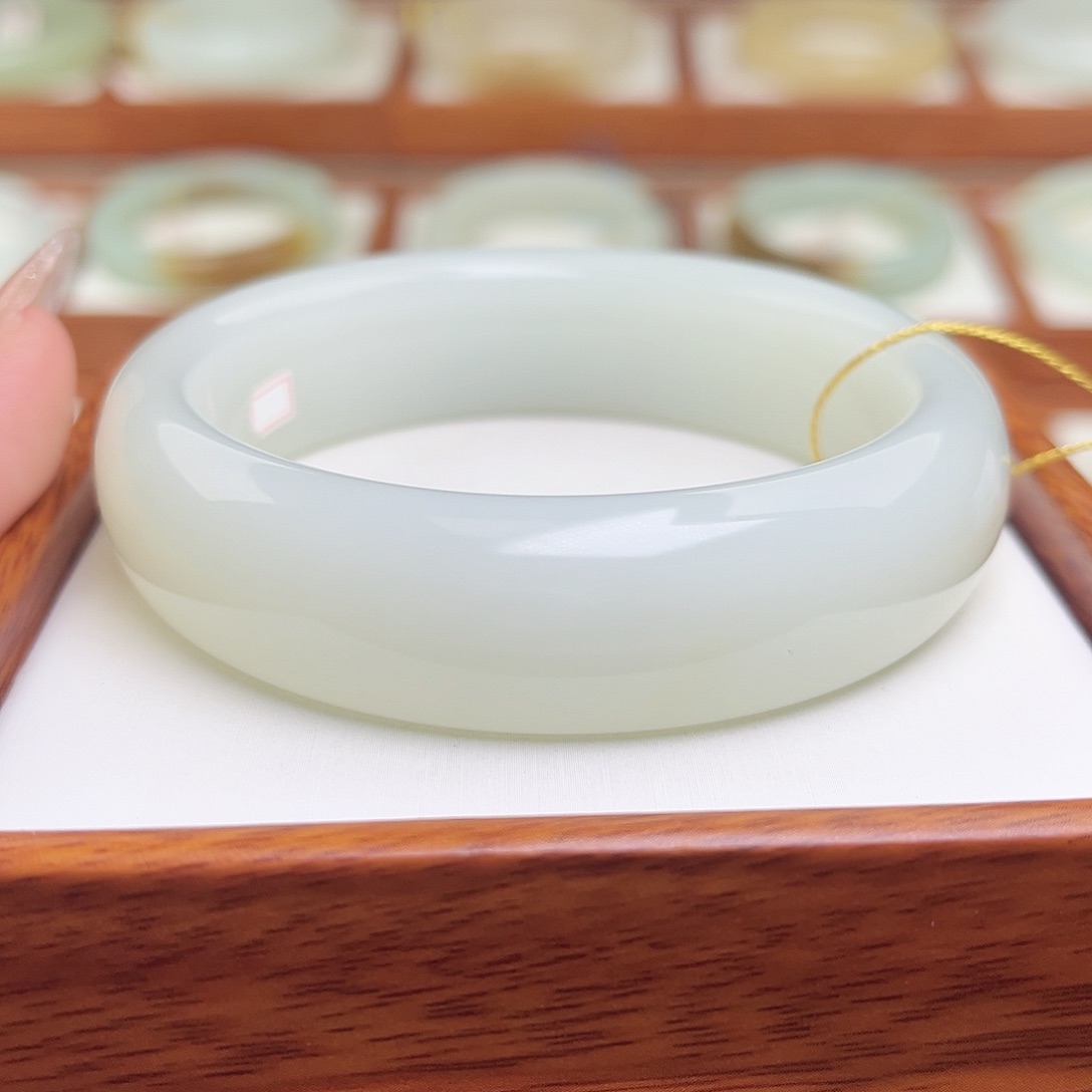 和田玉手镯未镶嵌61