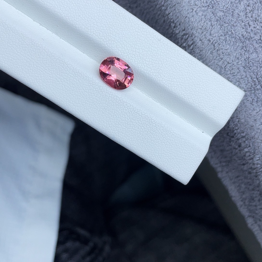 碧玺裸石未镶嵌2.5Ct