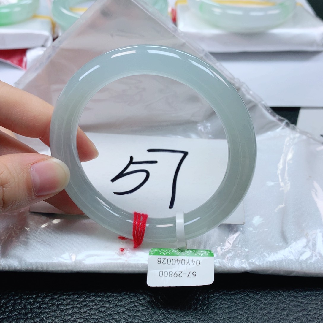 翡翠手镯未镶嵌57圆