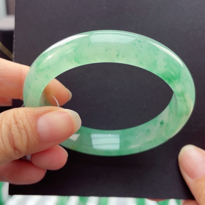 石英质玉手镯未镶嵌54-55