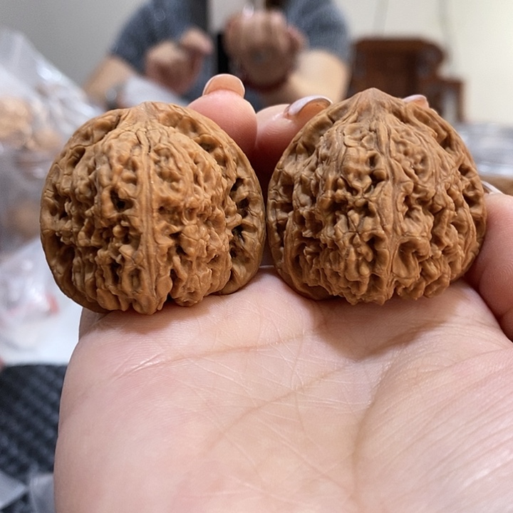 文玩核桃吊坠39mm南疆石