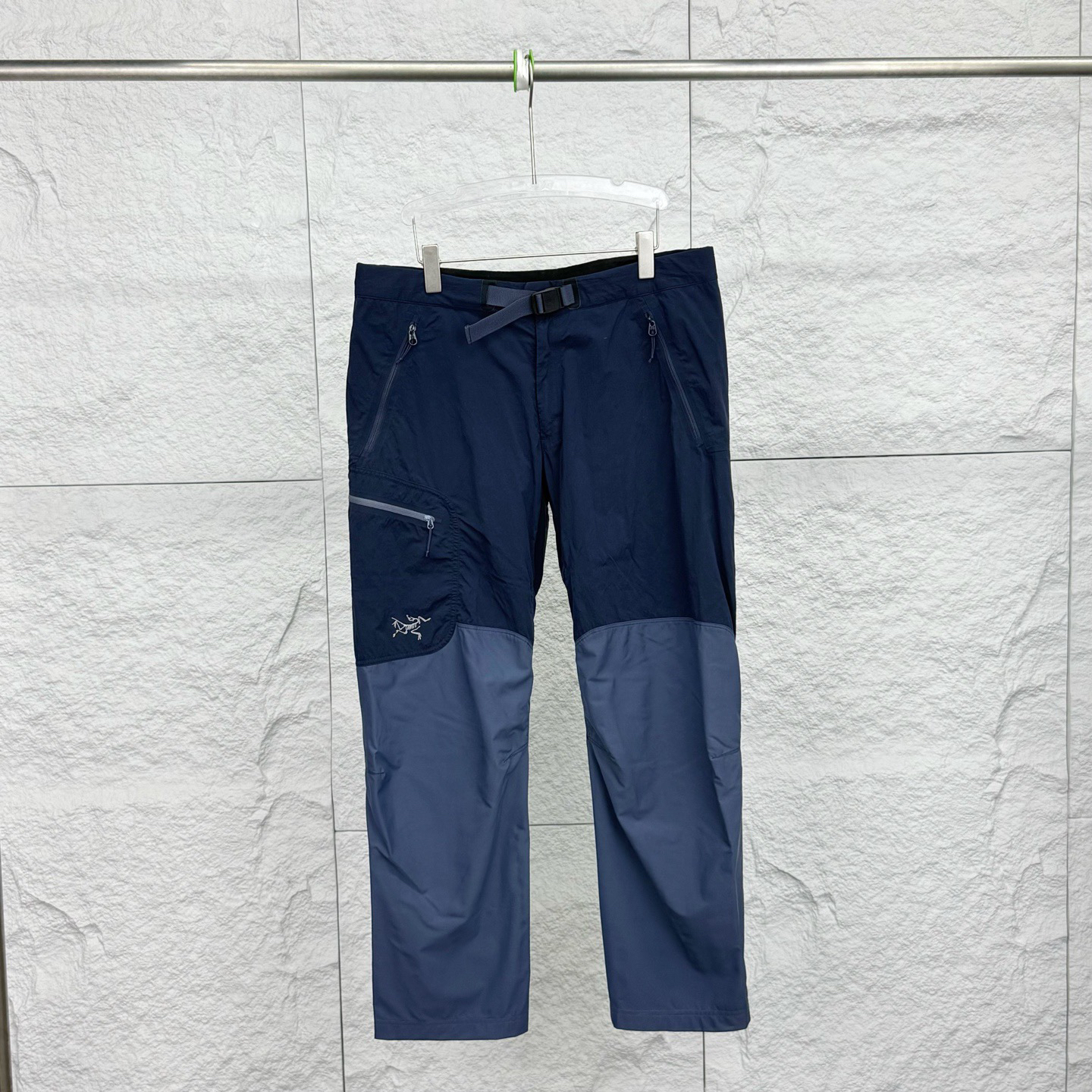 99新 ARC'TERYX/始祖鸟 L码/蓝色拼接防风长款运动裤/18328115