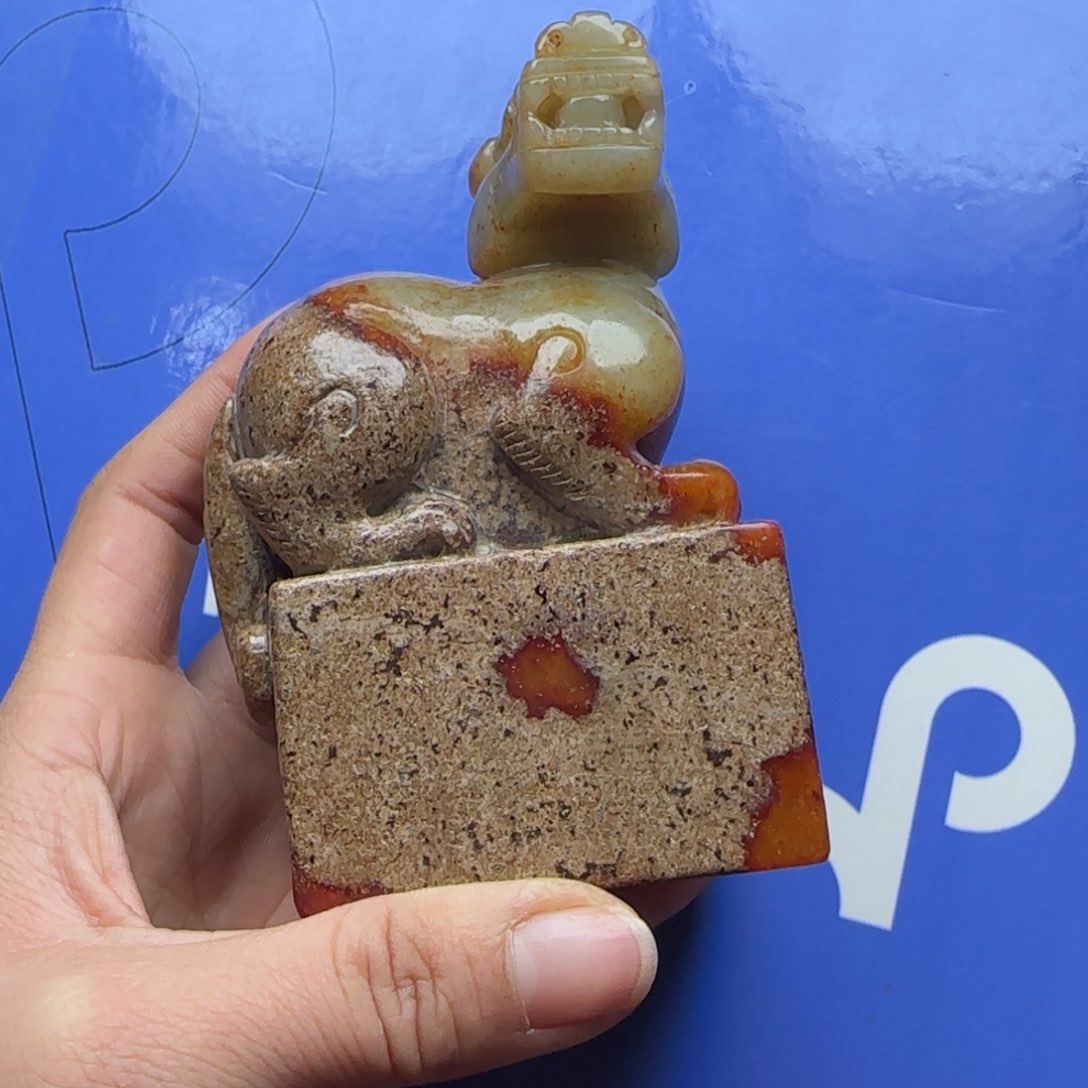 和田玉把件未镶嵌小**鱼