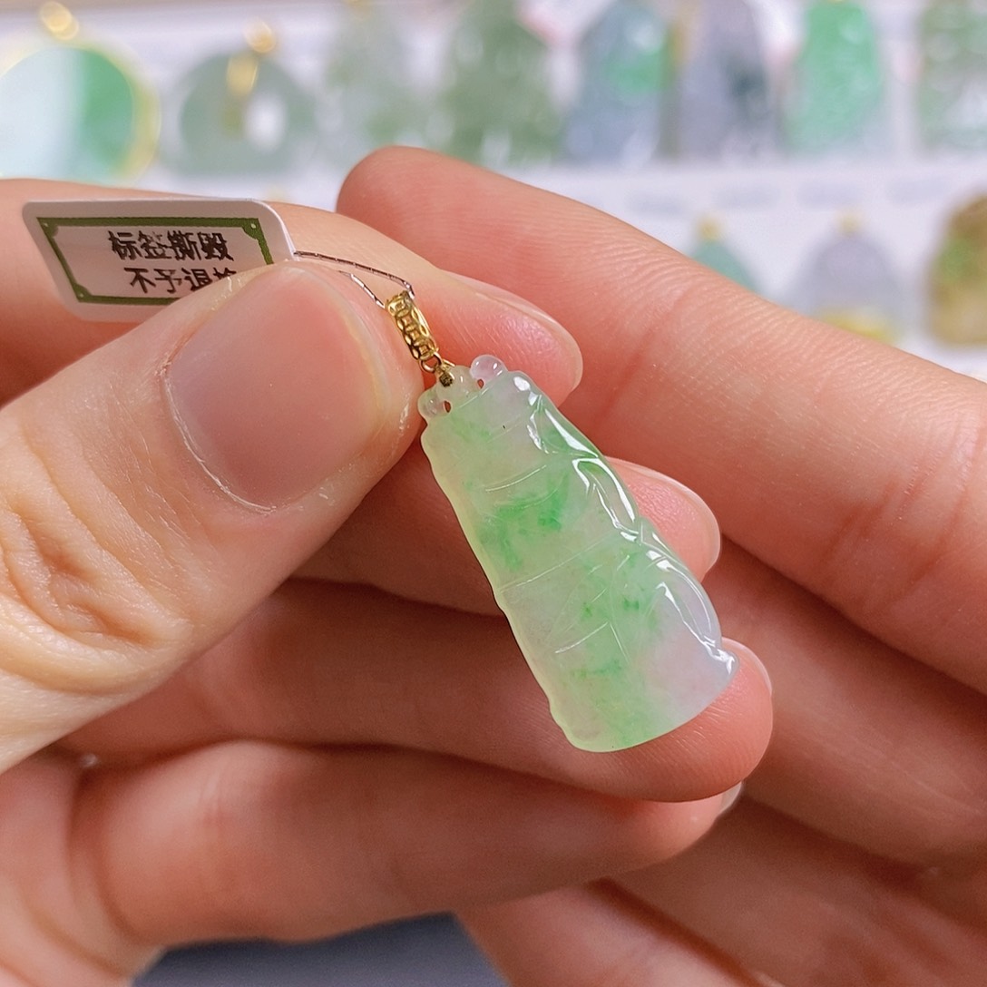 翡翠颈饰18K金镶嵌翡翠