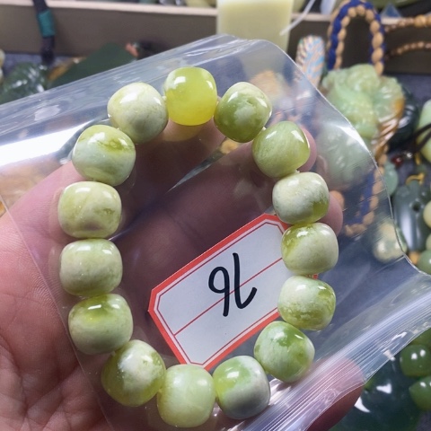 未镶嵌蛇纹石玉手链