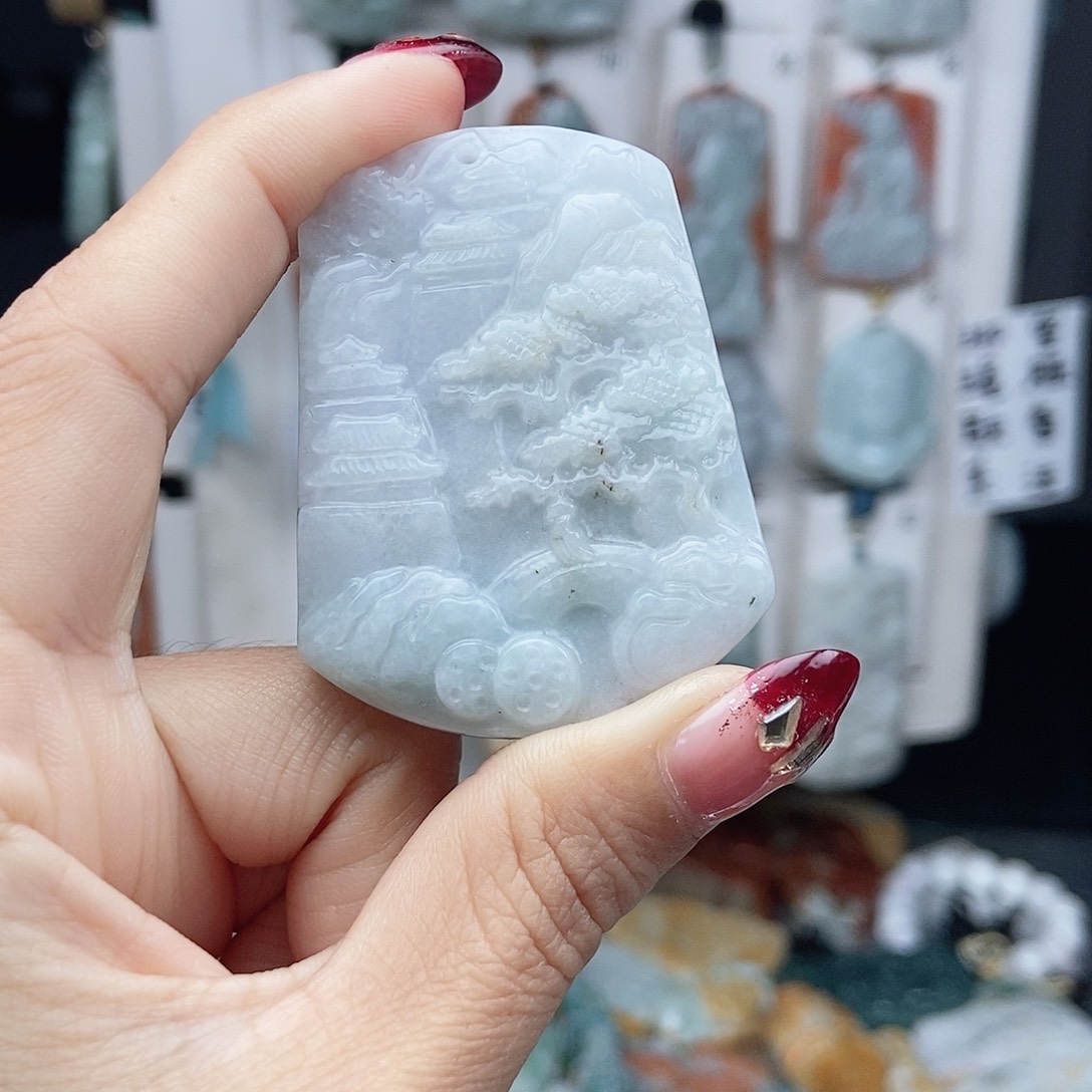 翡翠颈饰未镶嵌翡翠