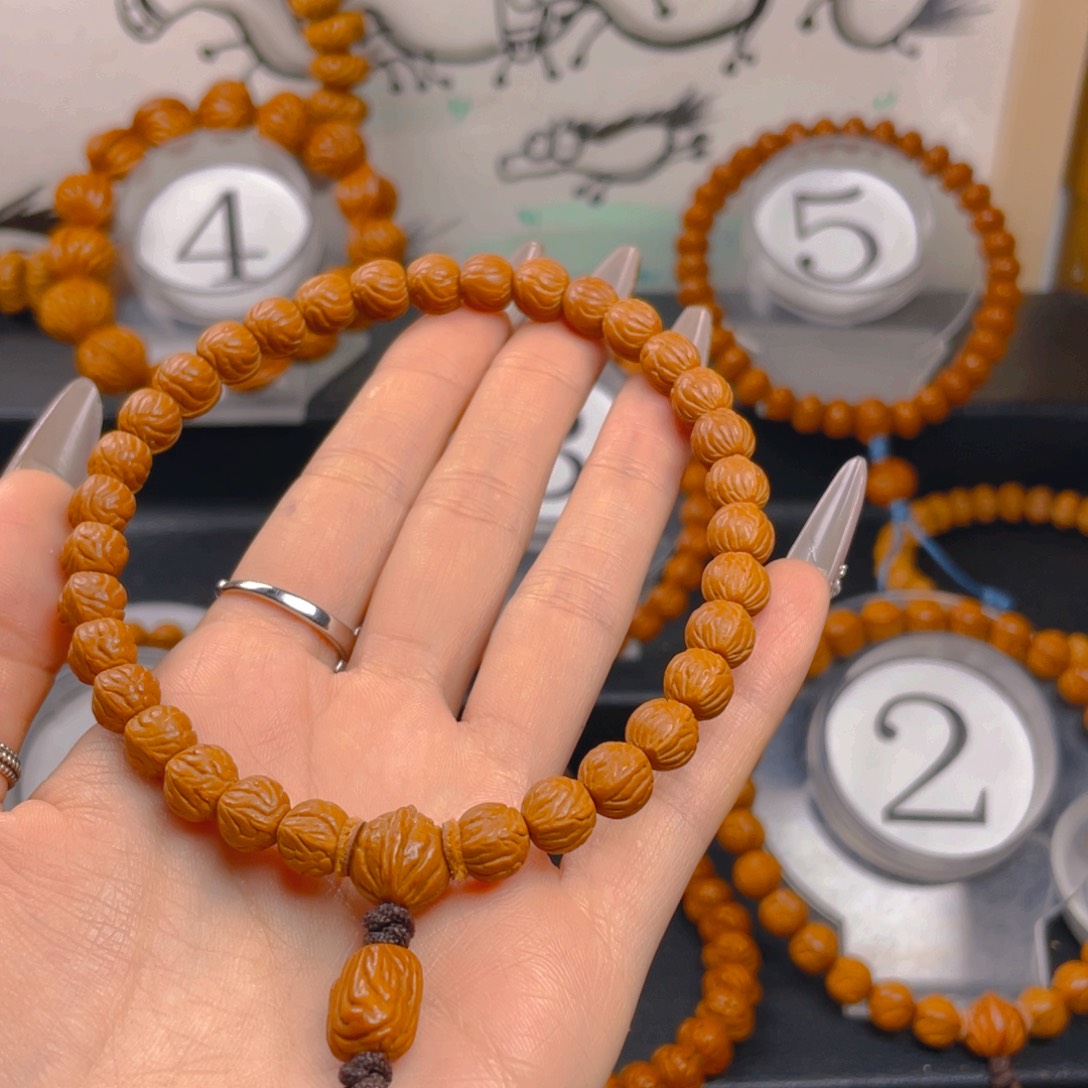 汝***泠文玩核桃吊坠0.8888888