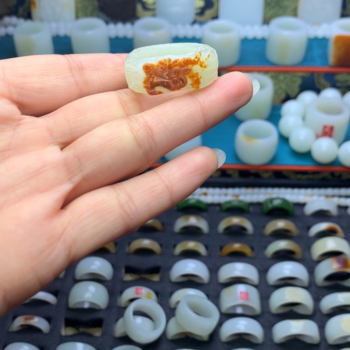 木***船和田玉未镶嵌戒指