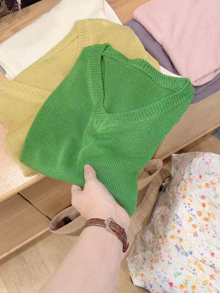 七言家巨好看！韩系绿色V领简约短袖