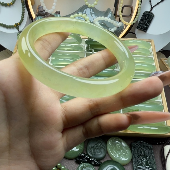 北***店蛇纹石玉合金手镯