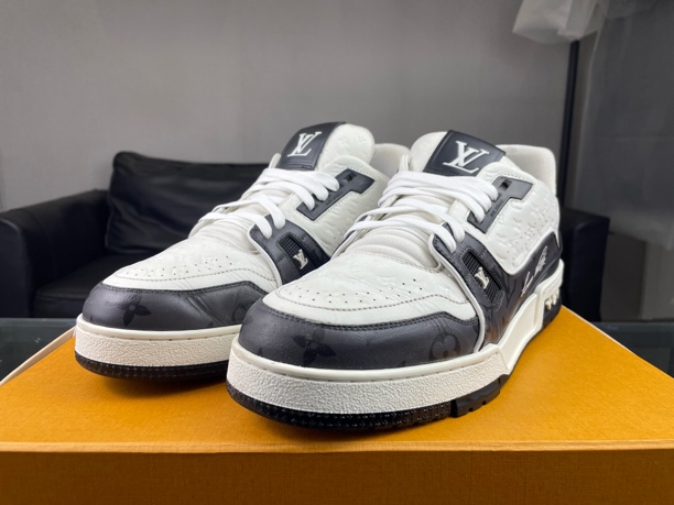 99新 LouisVuitton/路易威登 Trainer黑白浮雕42.5码原盒98新