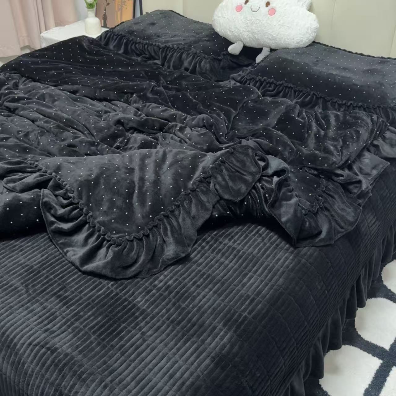 高级感黑色床盖四件套牛奶绒被套夹棉加厚床单黑配黑保暖冬季柔软
