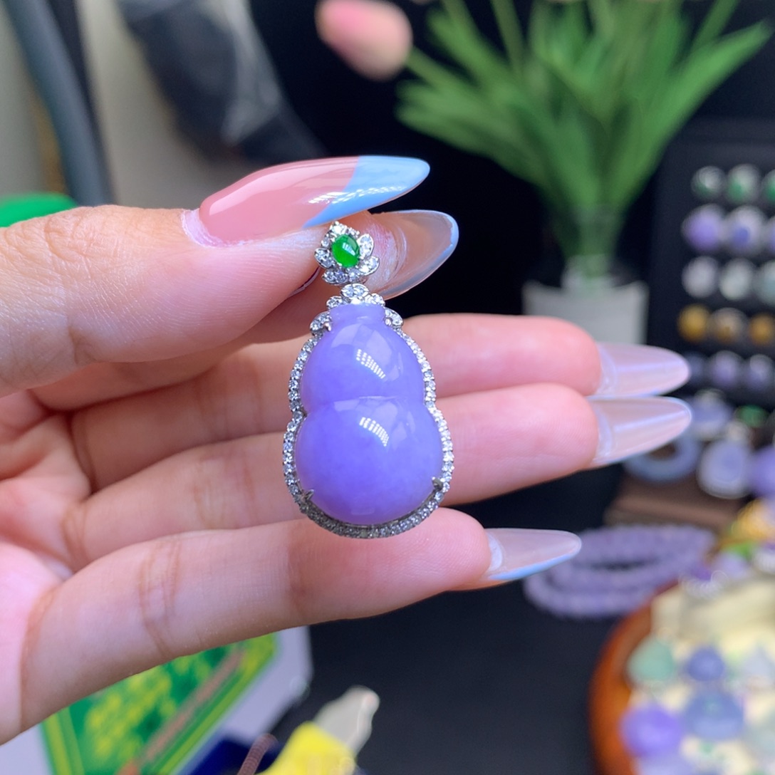 翡翠18K金镶嵌颈饰天然