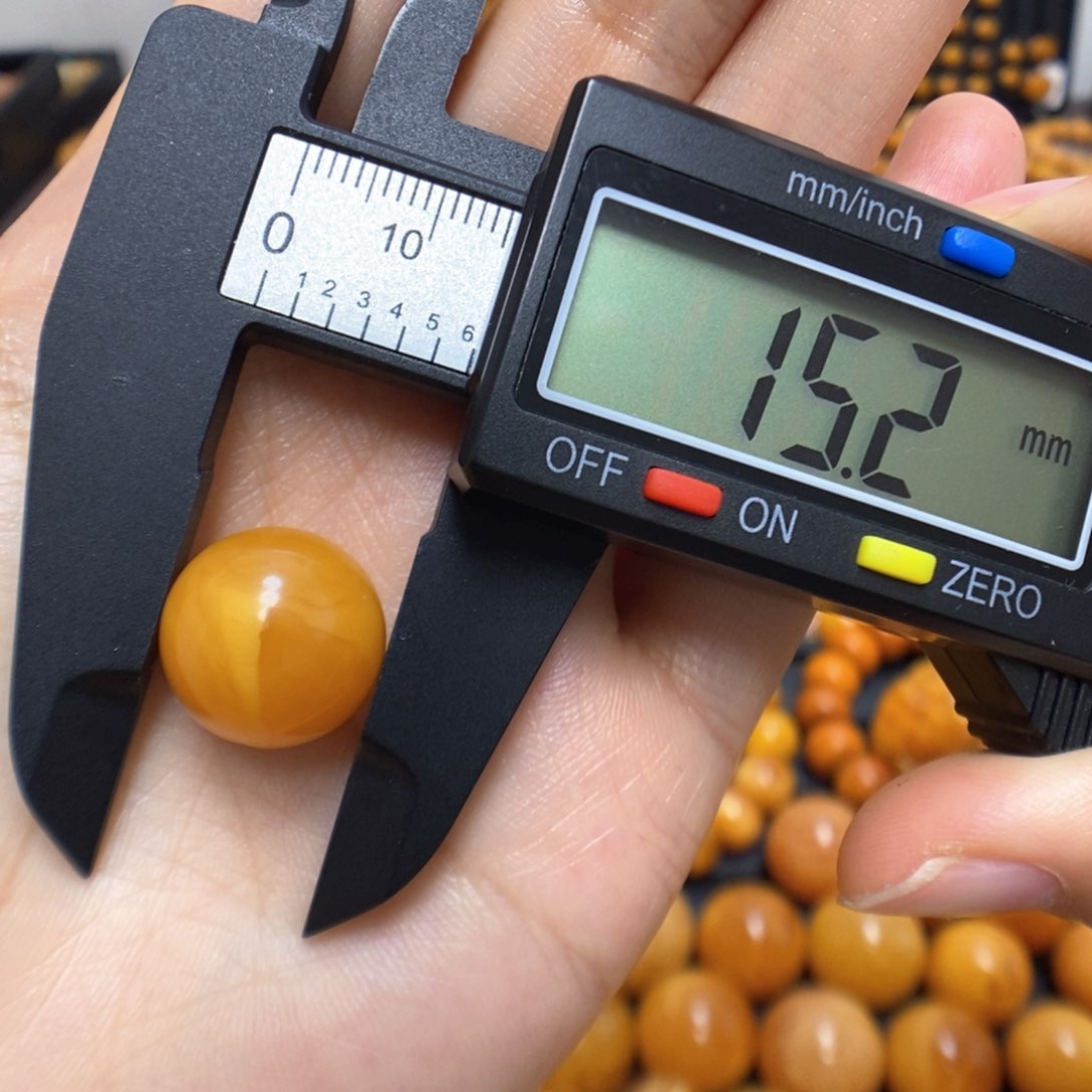 蜜蜡裸石未镶嵌猴***妖配饰