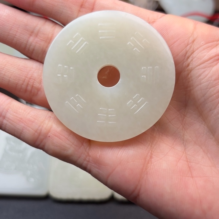 三***智和田玉未镶嵌挂件