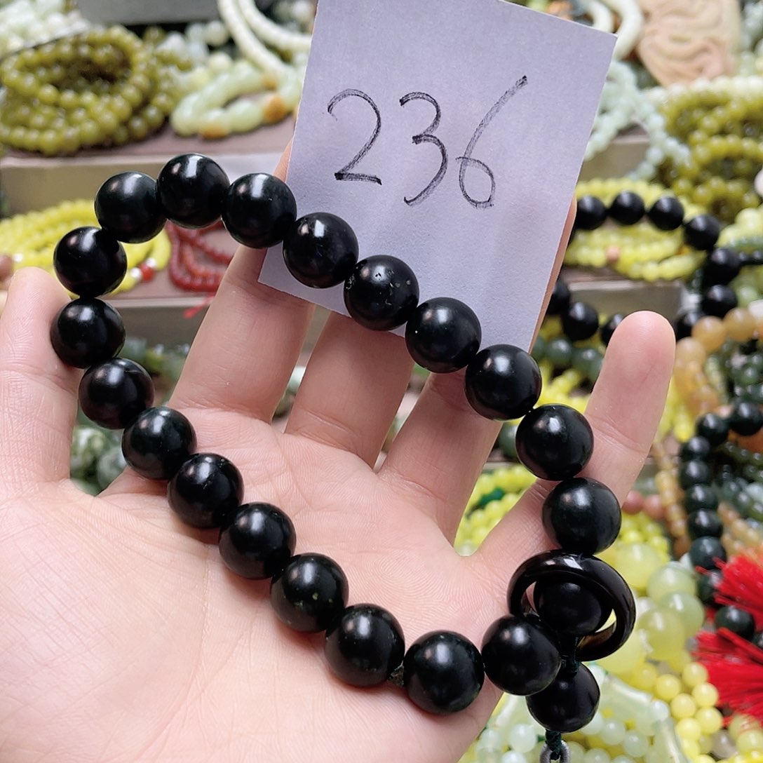 未镶嵌蛇纹石玉手链