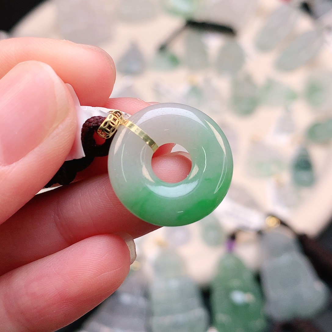 翡翠颈饰18K金镶嵌飘绿甜甜圈25.2、19.5、4