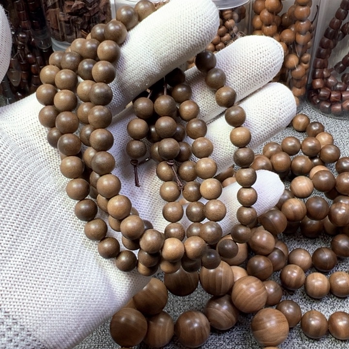 吉***吉木质类檀香木土埋0.8……108……