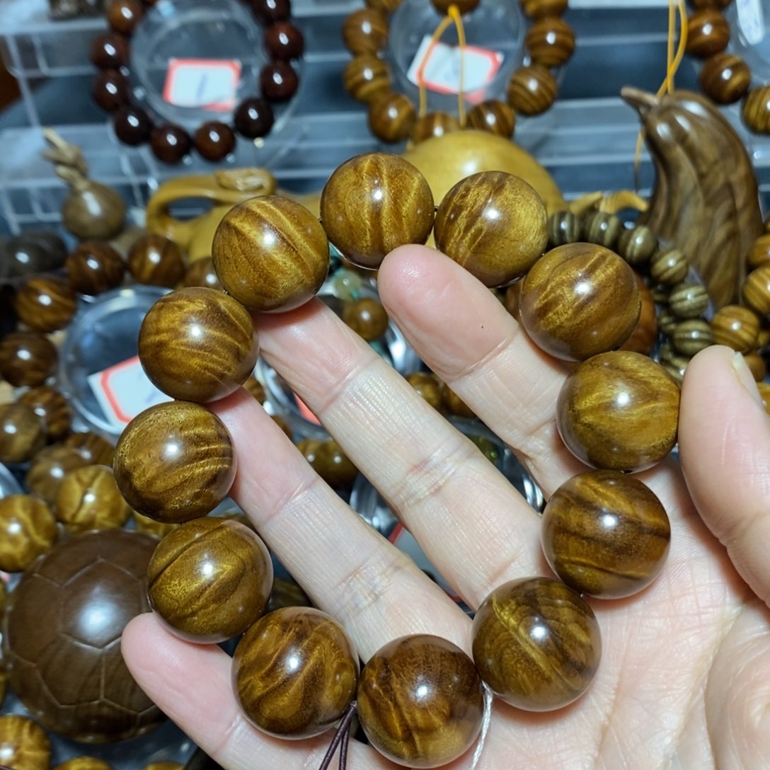 金丝楠木雕工艺品15