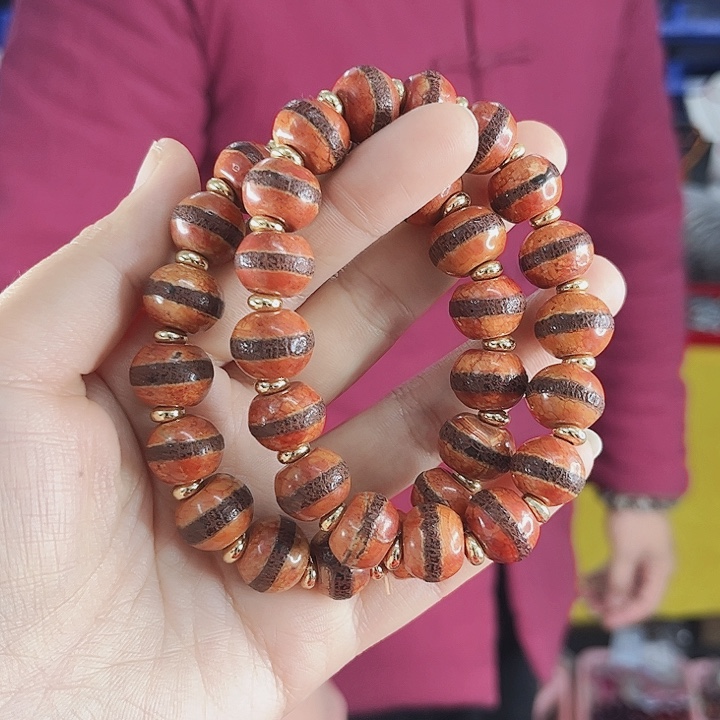 玛瑙手链未镶嵌丅30牛黄一线发其一