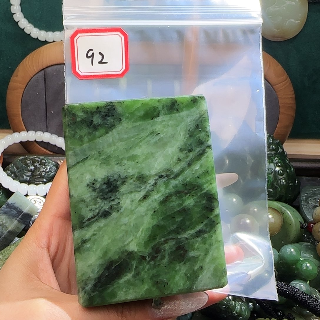 w***鱼和田玉未镶嵌珠宝半成品