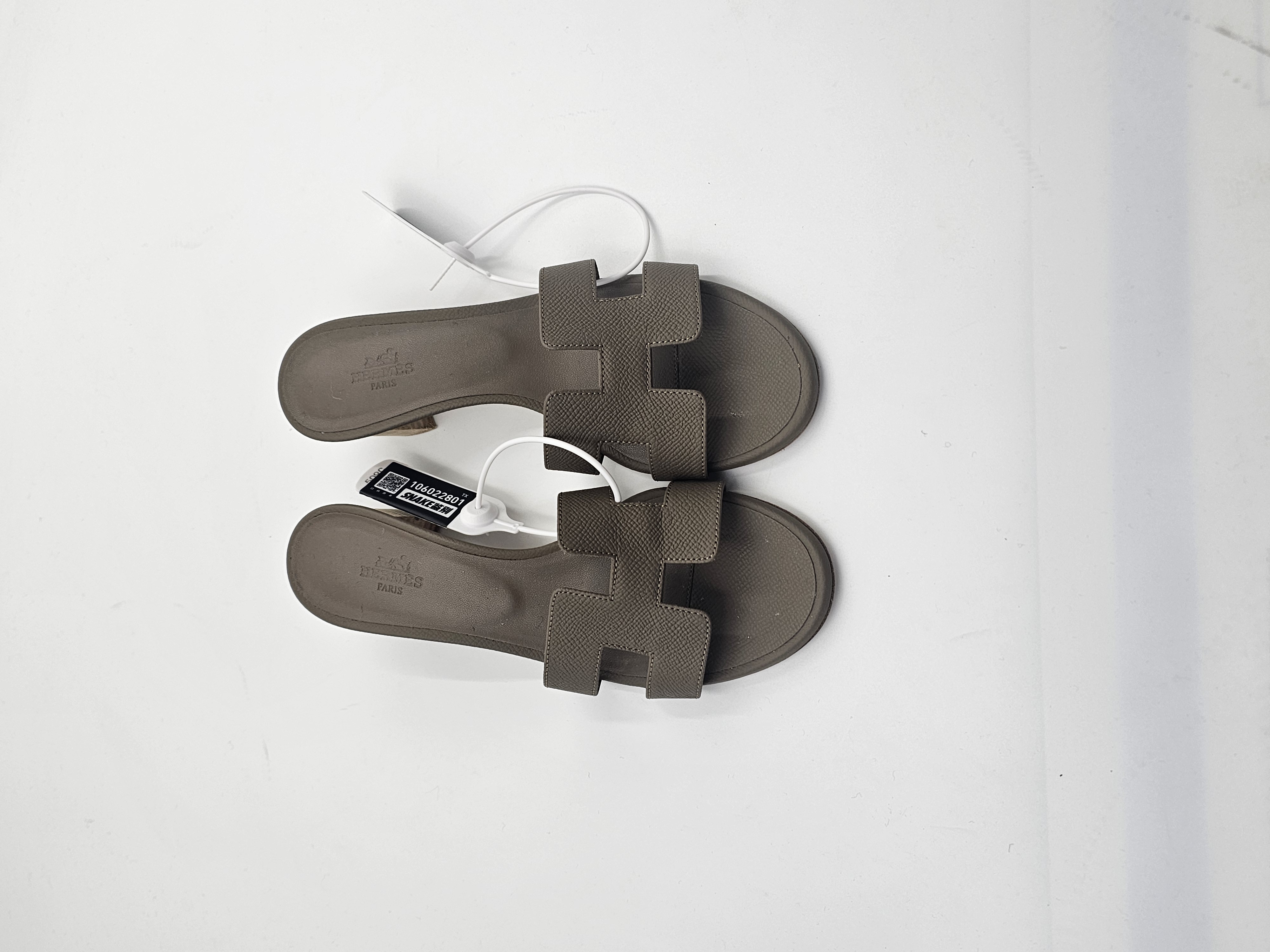 95新 Hermes/爱马仕 CZF0372/爱马仕/经典低跟拖鞋/尺码37.5