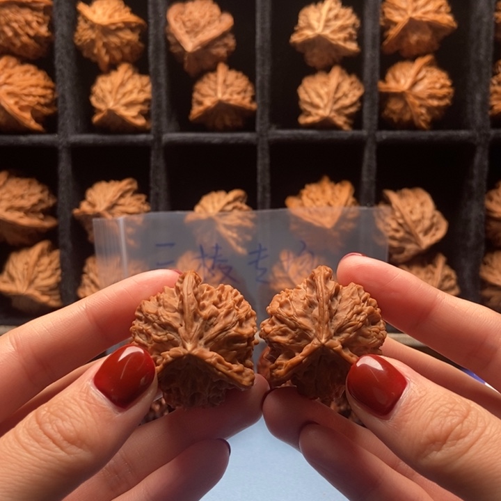 A***n文玩核桃吊坠盘山