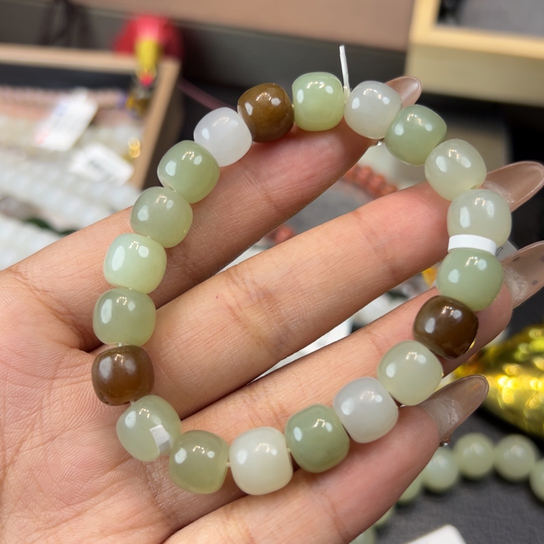 和田玉未镶嵌手串