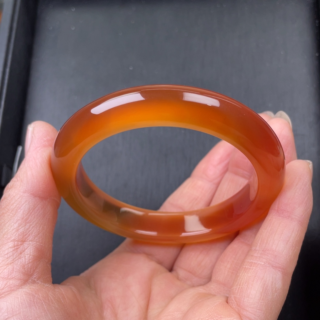 玛瑙/玉髓手镯未镶嵌55圈口