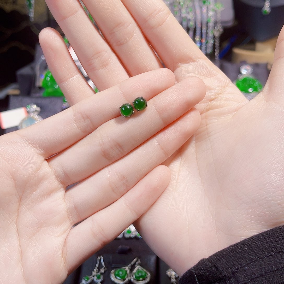 翡翠耳钉银S925镶嵌(****蛋面耳钉