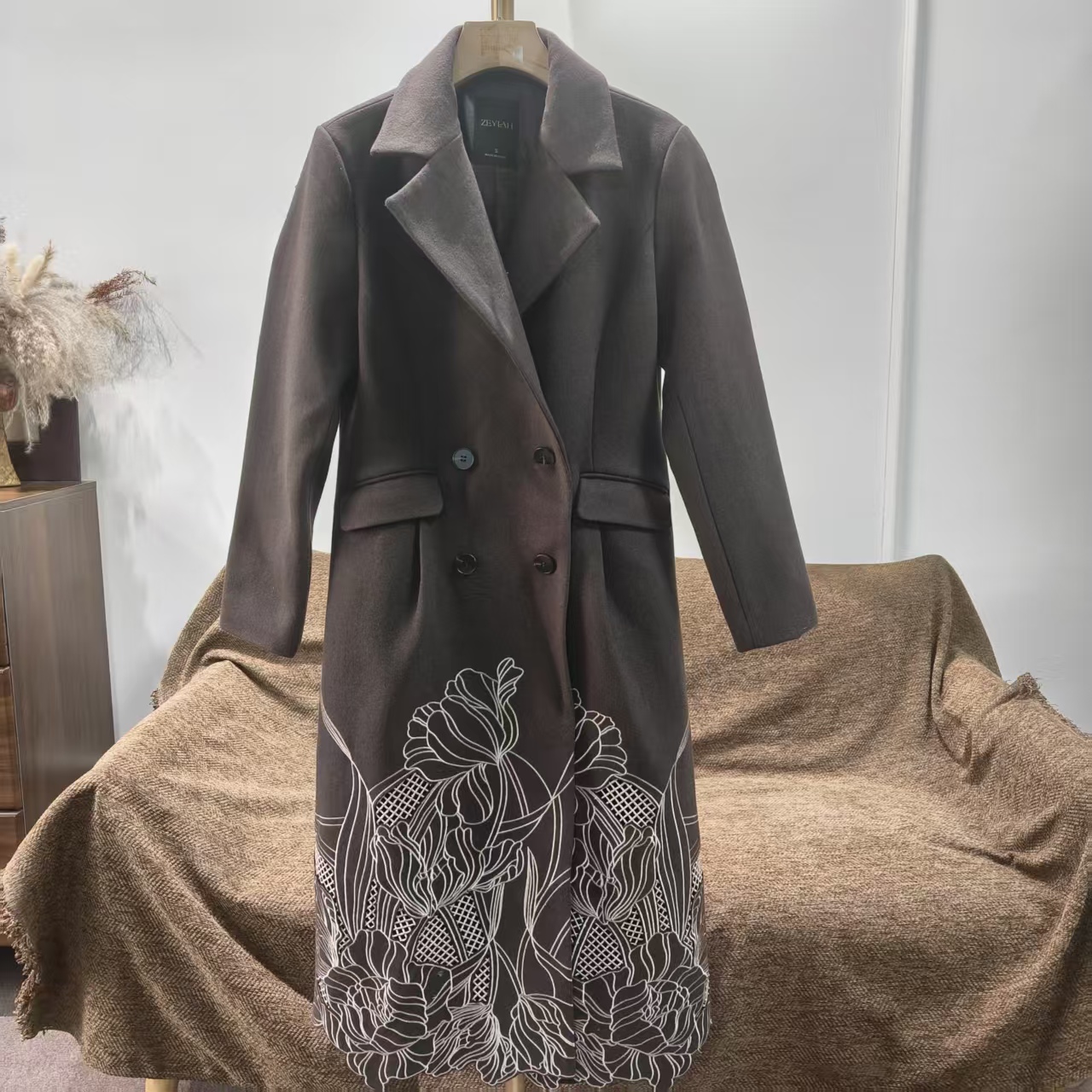 【薇哥内部自营】气质长袖厚款毛呢外套中长款绣花大衣 TY25270