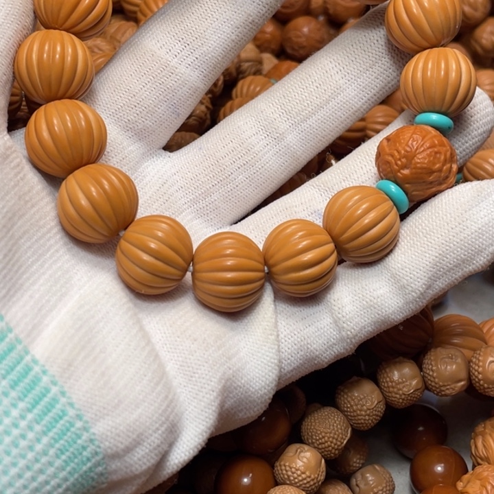 猴头核桃手串。****，瓜珠泛油