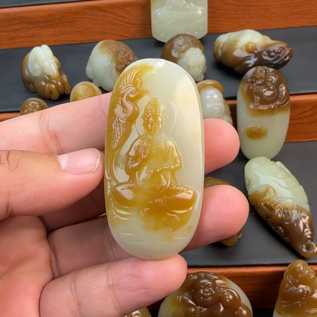 和田玉（糖玉）颈饰未镶嵌你****ι