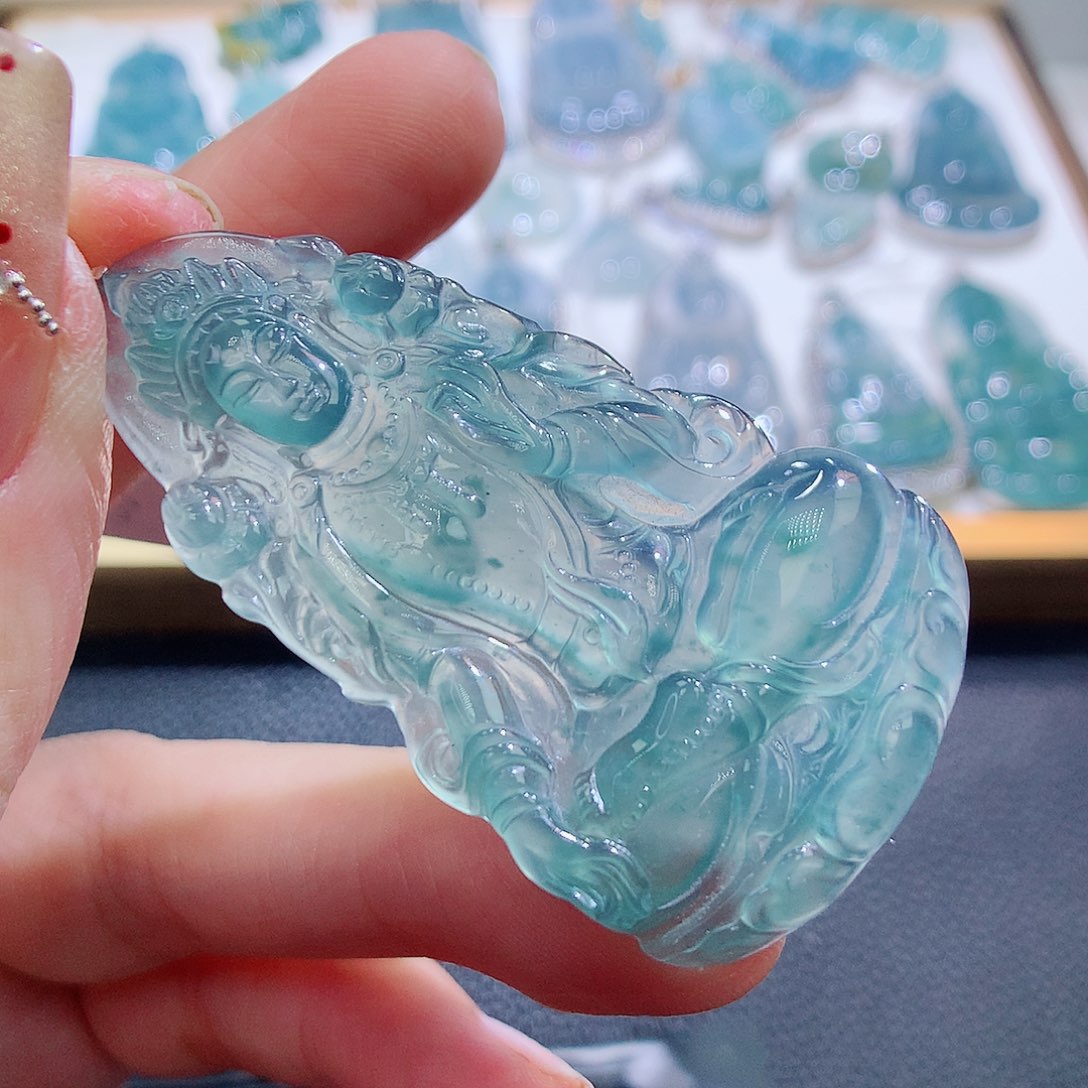 翡翠颈饰18K金镶嵌翡翠