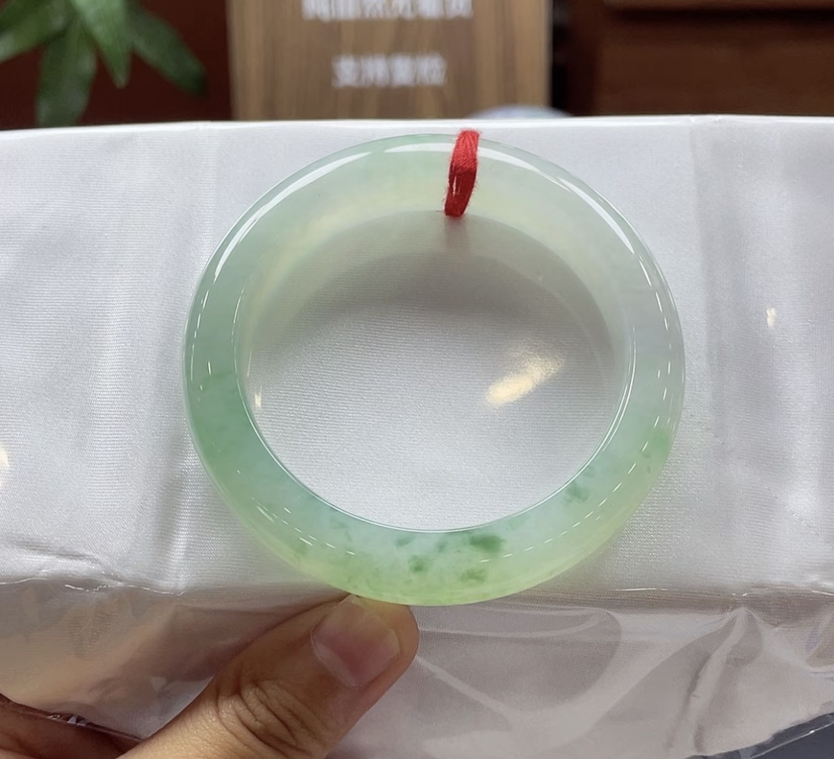 53-54正圈冰飘花翡翠手镯