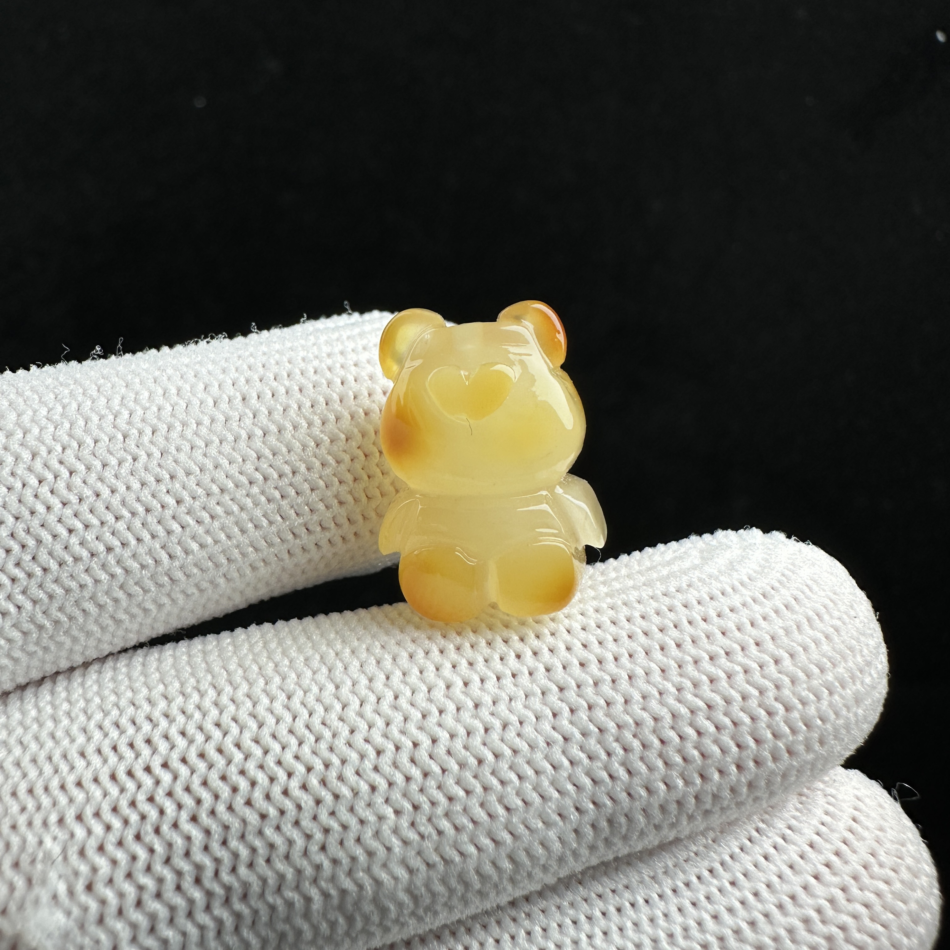 M8879天然蜜蜡 雕刻小熊13*17.6mm 保真天然原矿