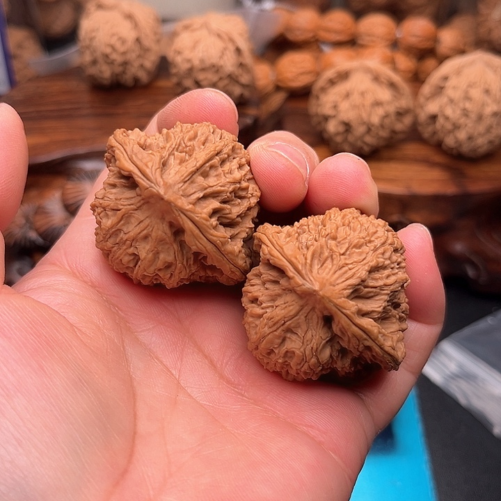 桃核把件起***…核桃南疆