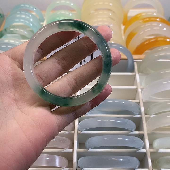 翡翠未镶嵌手镯手镯1054